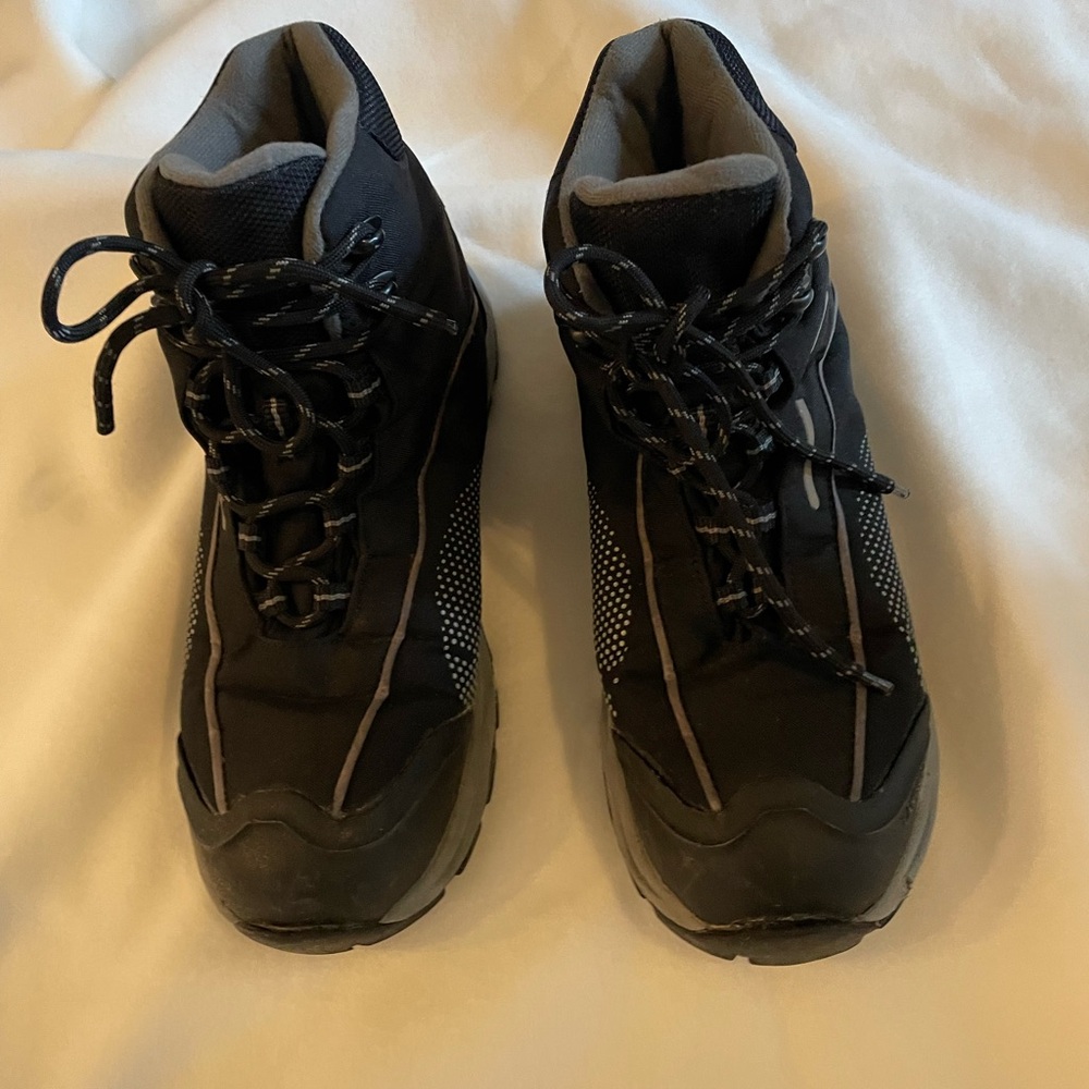 Lands’ End hiking boots size 8.5